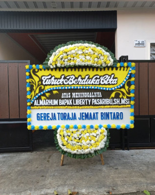 Papan Bunga Duka di Koto Xi Tarusan
